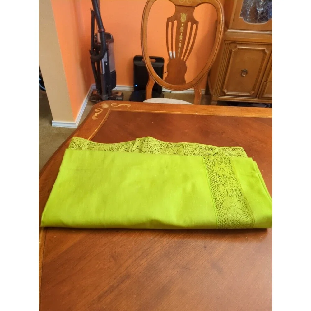 Lime Green Tablecloth Lace Edge 63